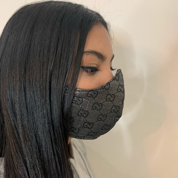 Accessories - Metalic Gucci face mask. Adjustable size